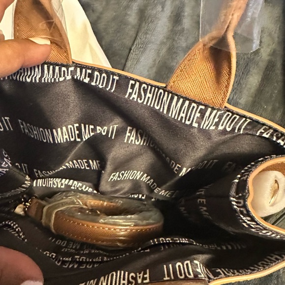 House of Rehab medium shopper tote in a beautiful brown color. Perfect for fall. - Picture 3 of 4